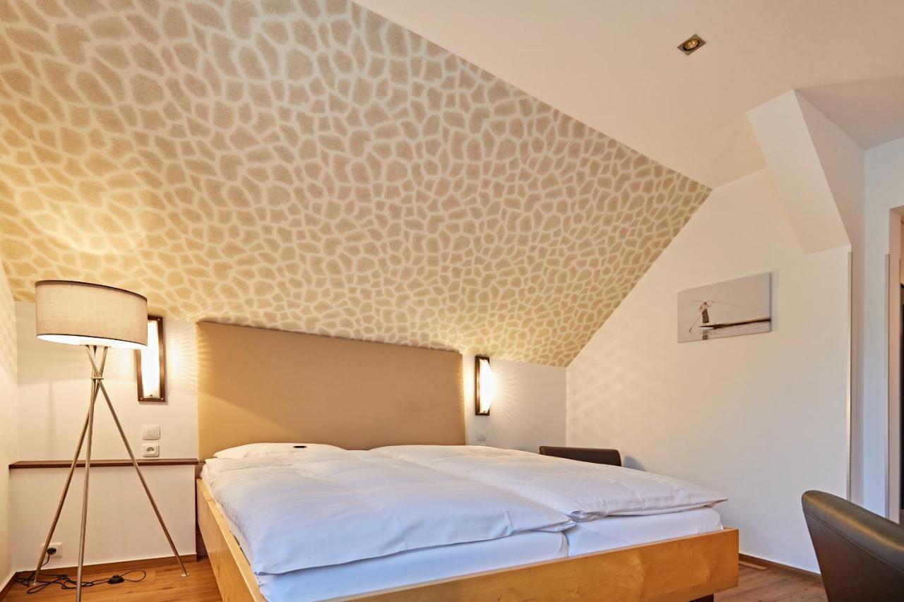Hotel Zur Wartburg Rheda-Wiedenbrück Esterno foto