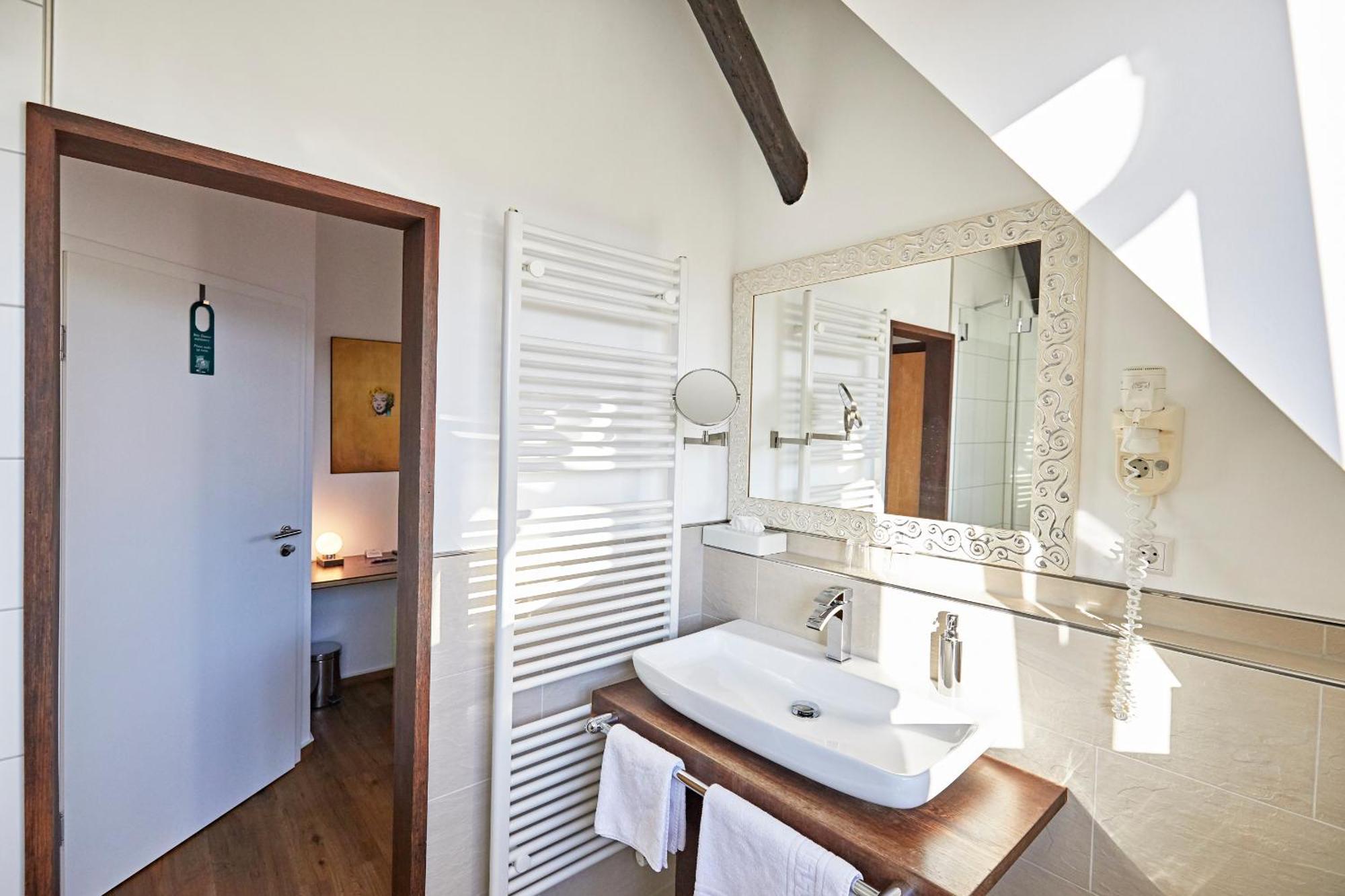 Hotel Zur Wartburg Rheda-Wiedenbrück Esterno foto