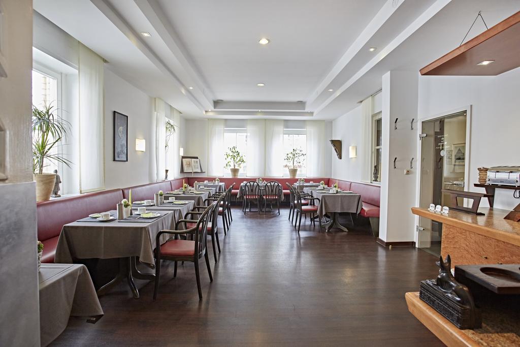 Hotel Zur Wartburg Rheda-Wiedenbrück Esterno foto