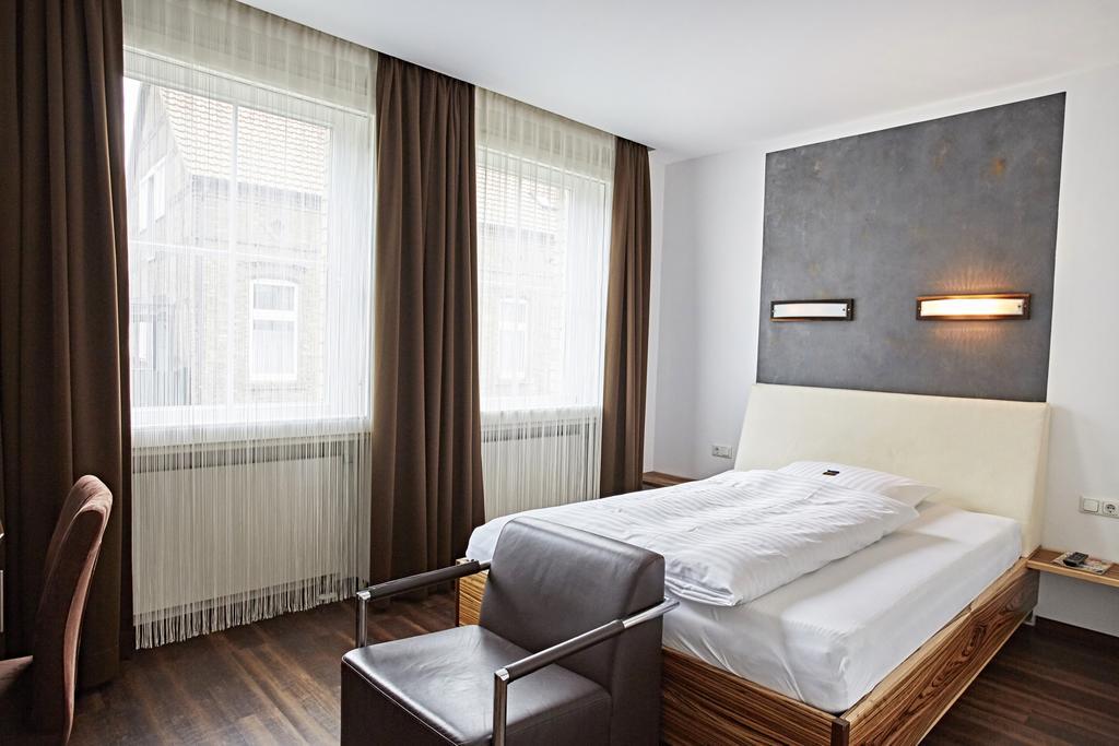Hotel Zur Wartburg Rheda-Wiedenbrück Esterno foto