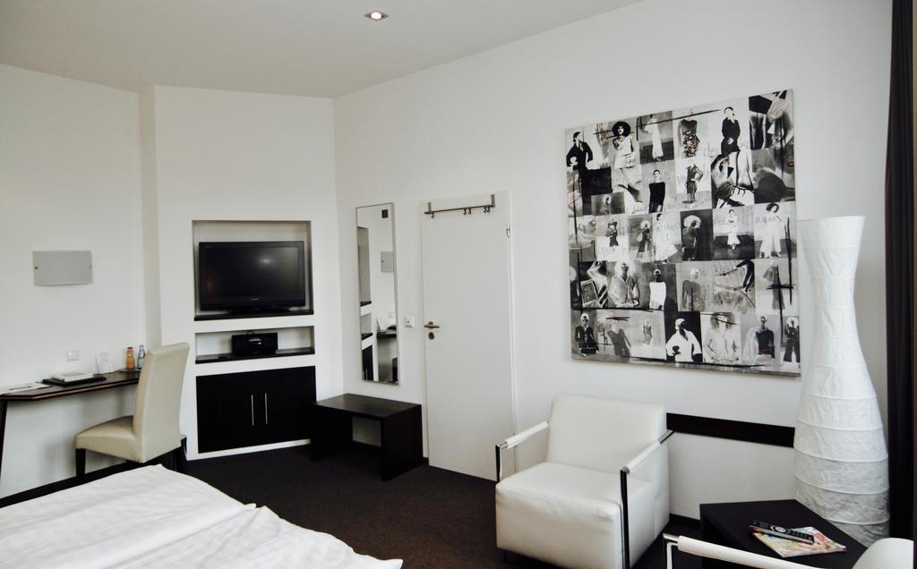 Hotel Zur Wartburg Rheda-Wiedenbrück Esterno foto