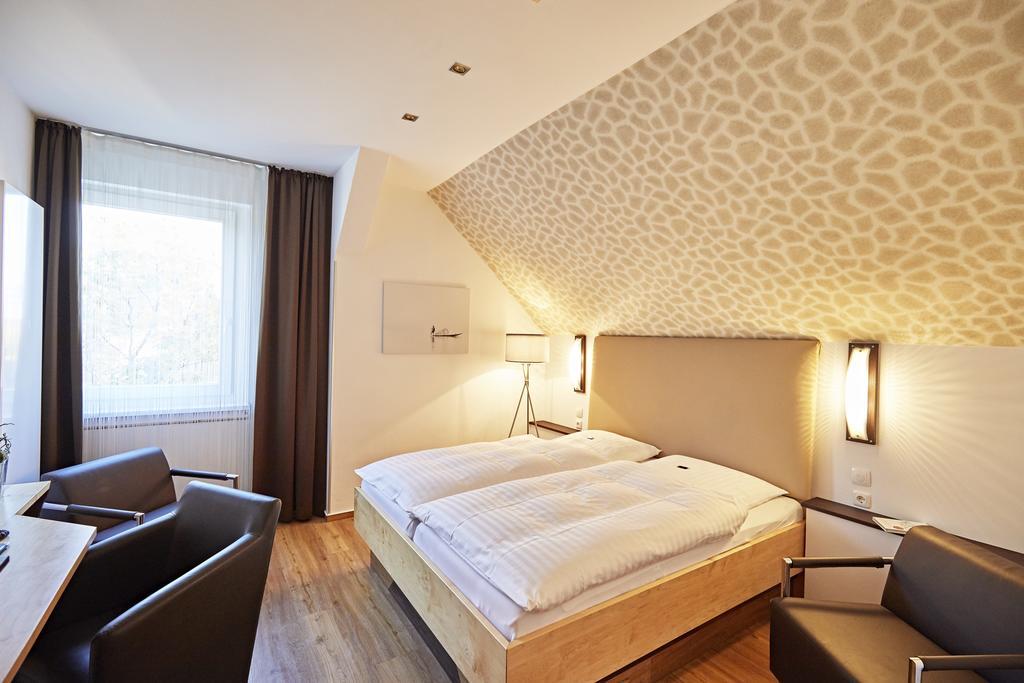 Hotel Zur Wartburg Rheda-Wiedenbrück Esterno foto