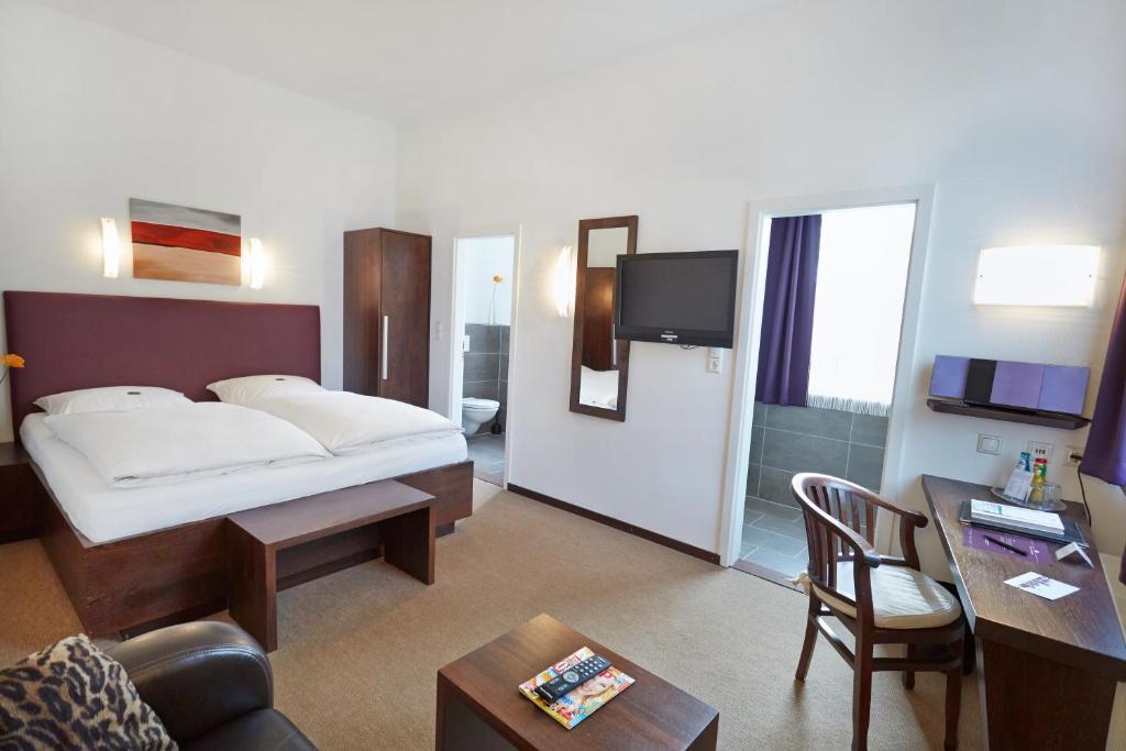 Hotel Zur Wartburg Rheda-Wiedenbrück Esterno foto